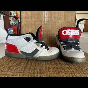 Im not cool enough to wear them.